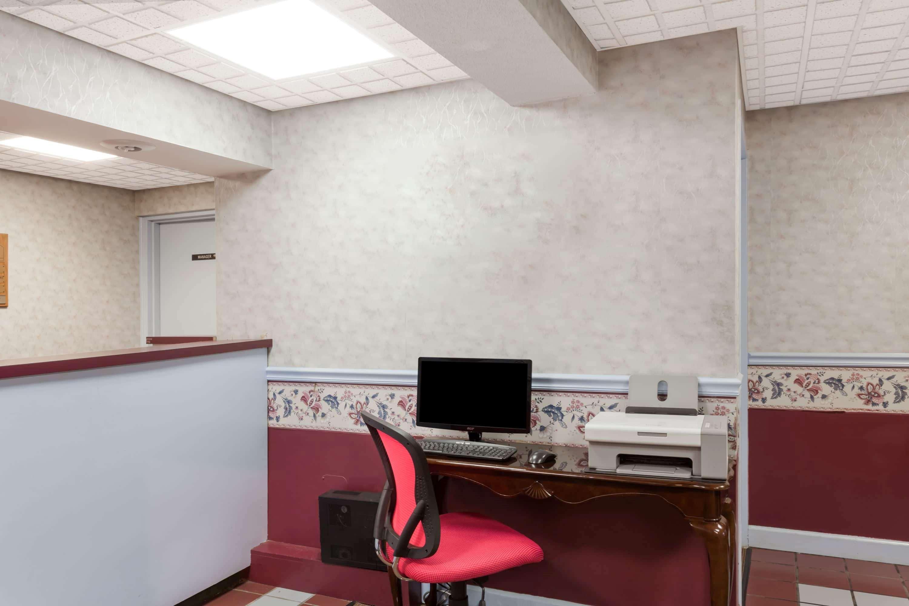 Travelodge By Wyndham Clarksville