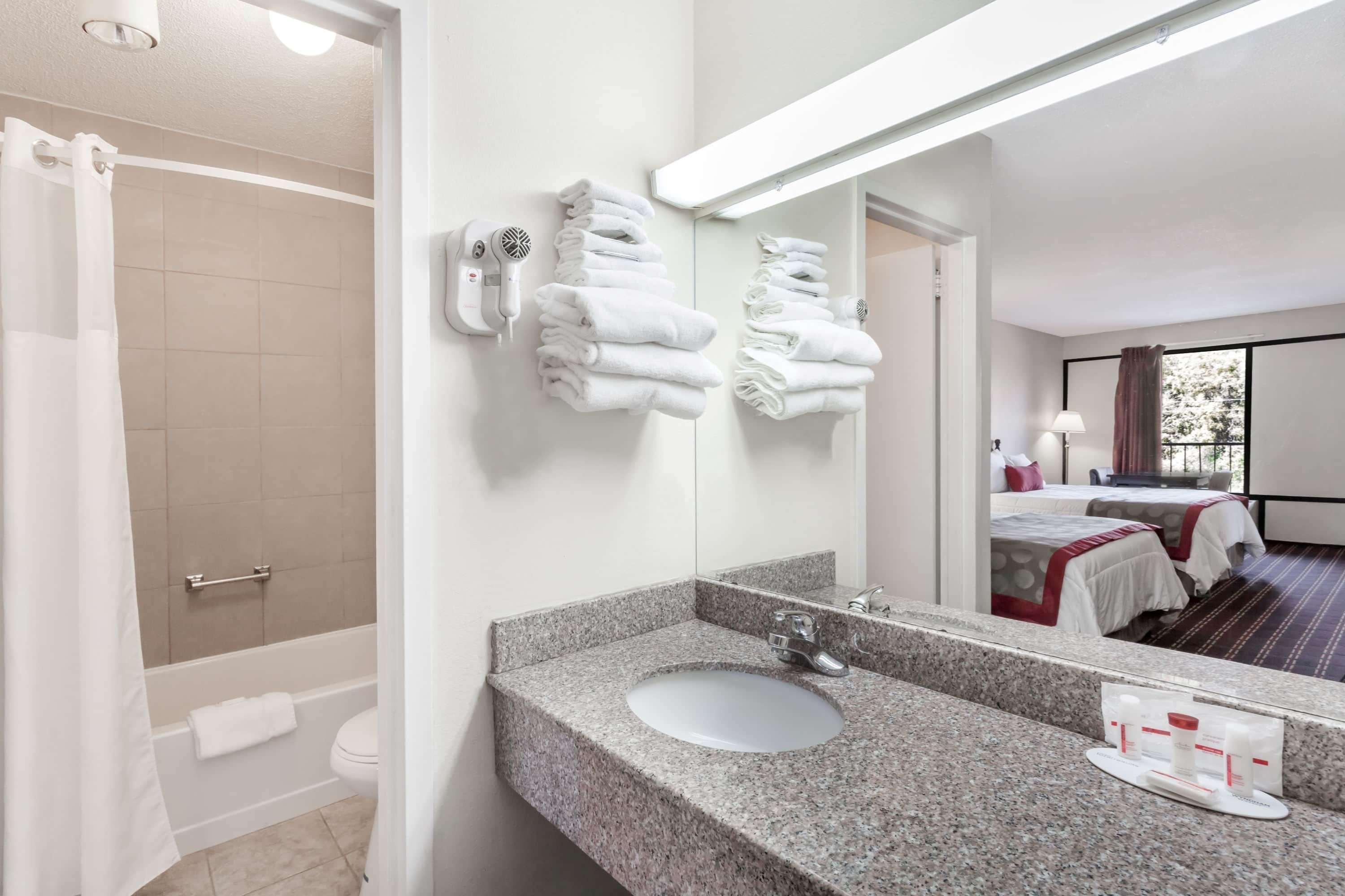 Travelodge By Wyndham Hotel