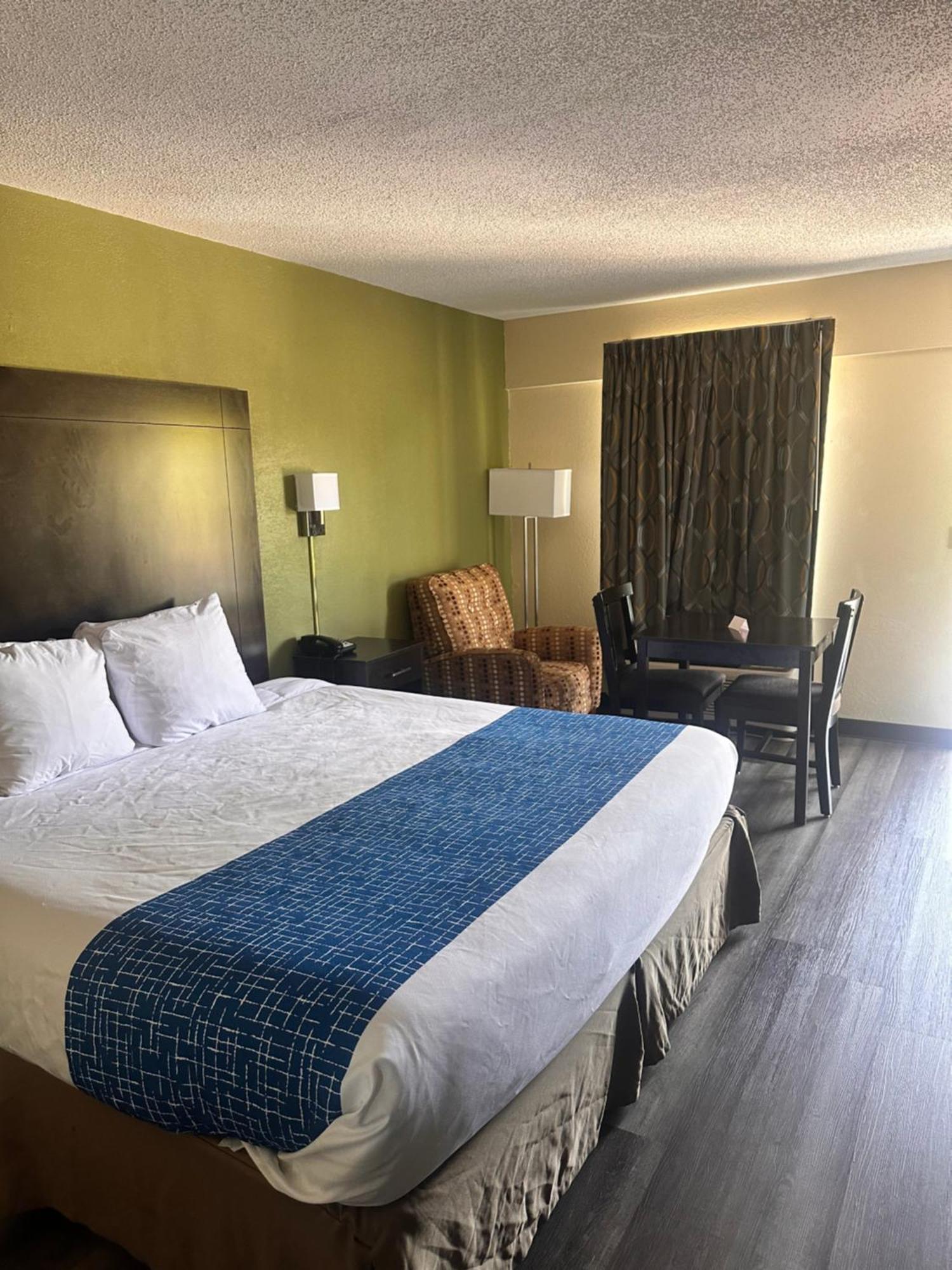 Travelodge By Wyndham Hotel 2*