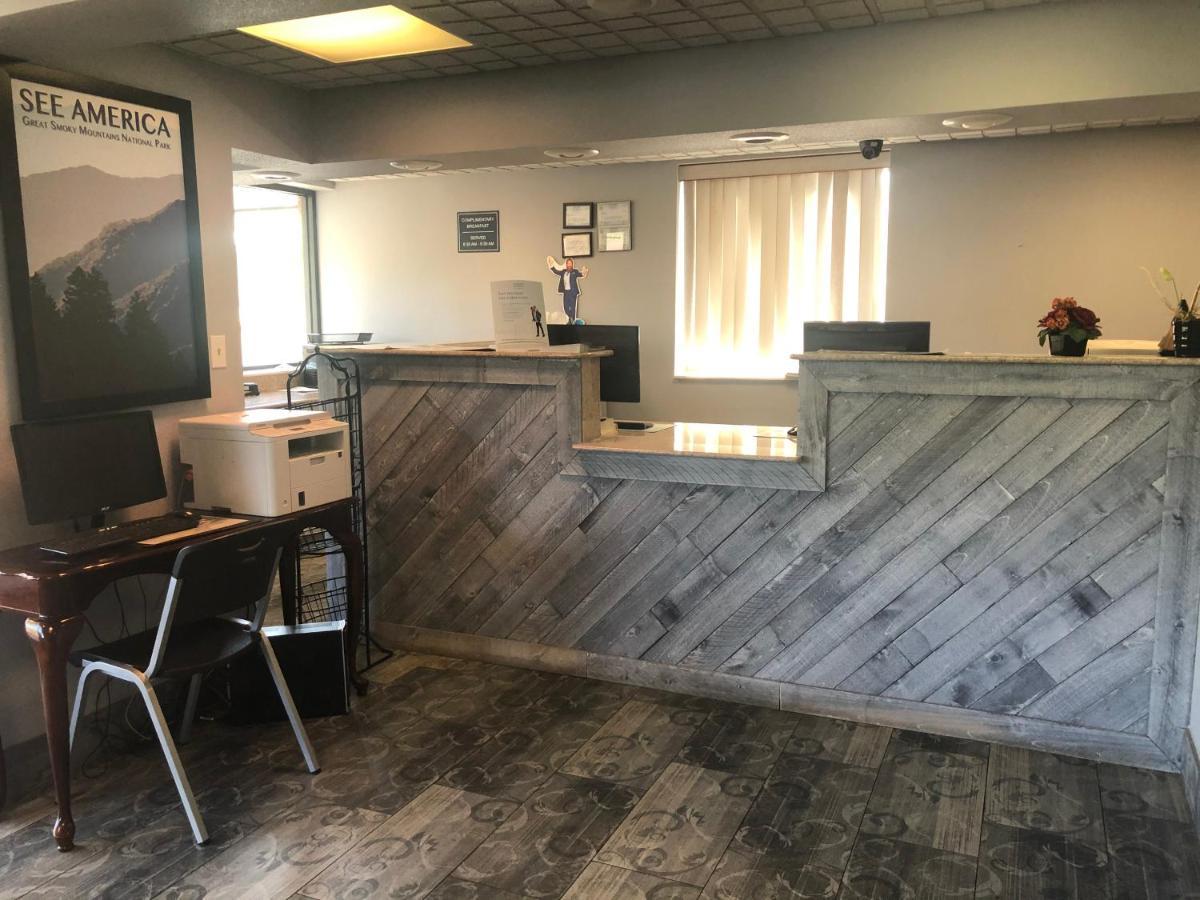 Travelodge By Wyndham Hotel Clarksville